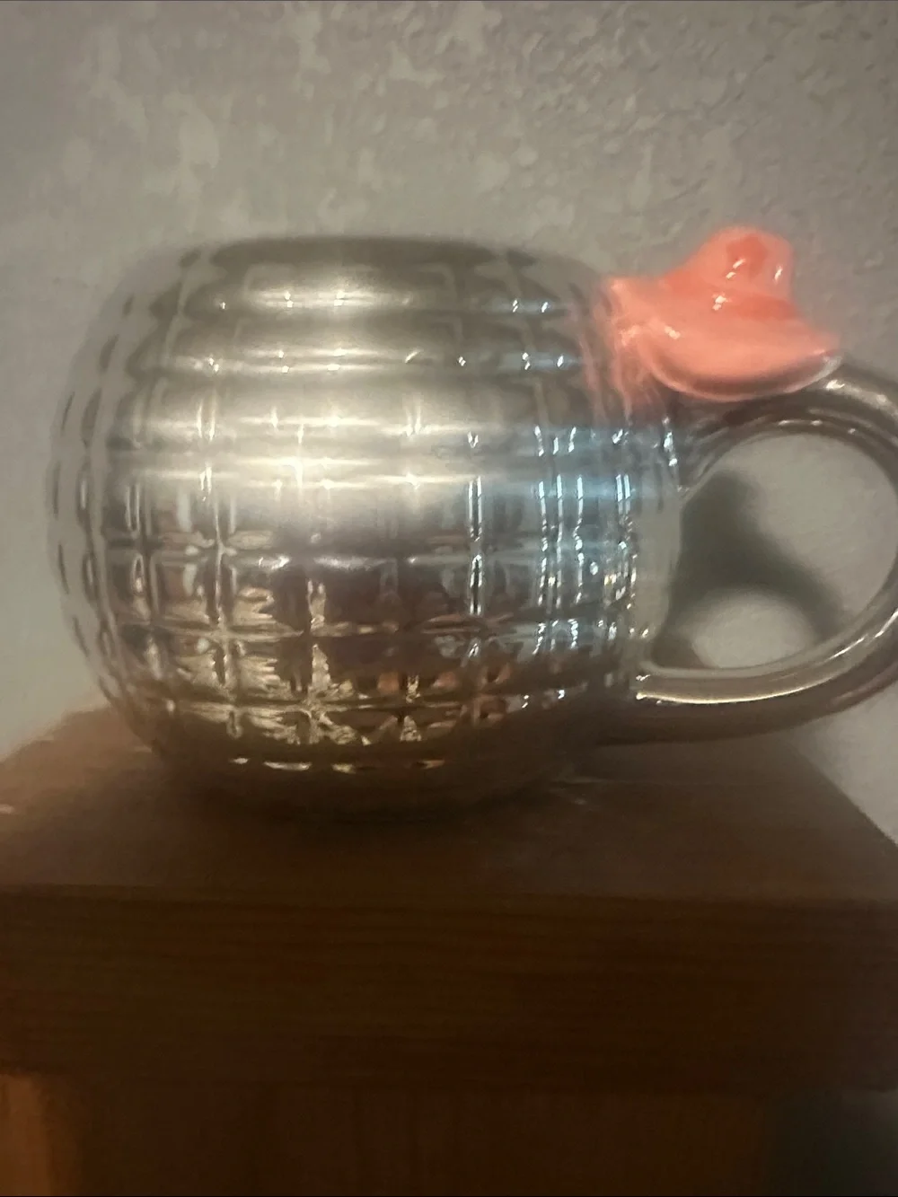 Set of 2 Shiny Silver Textured Mugs with Pink Accent